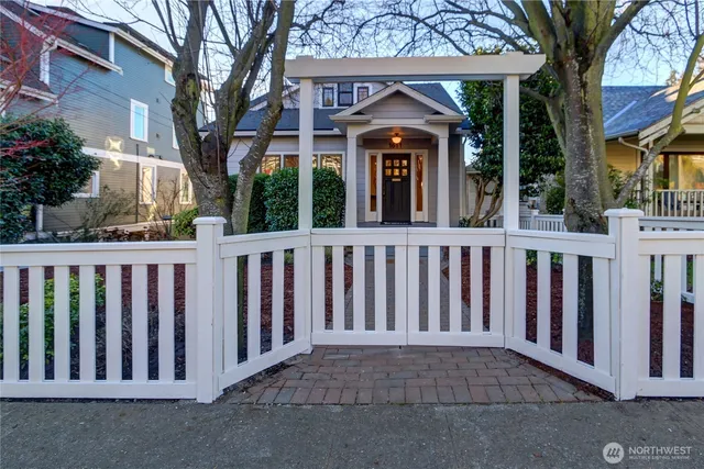 $1,499,000 | 1611 10th Avenue West, Unit 1, Seattle, WA 98119