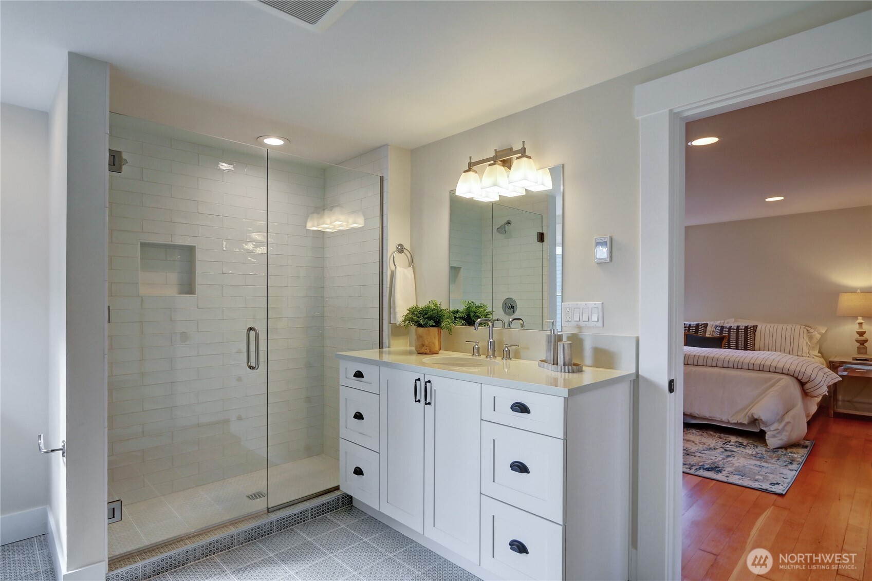 1611 10th Avenue West, Unit 1 Seattle, WA 98119 - Photo 20 of 39