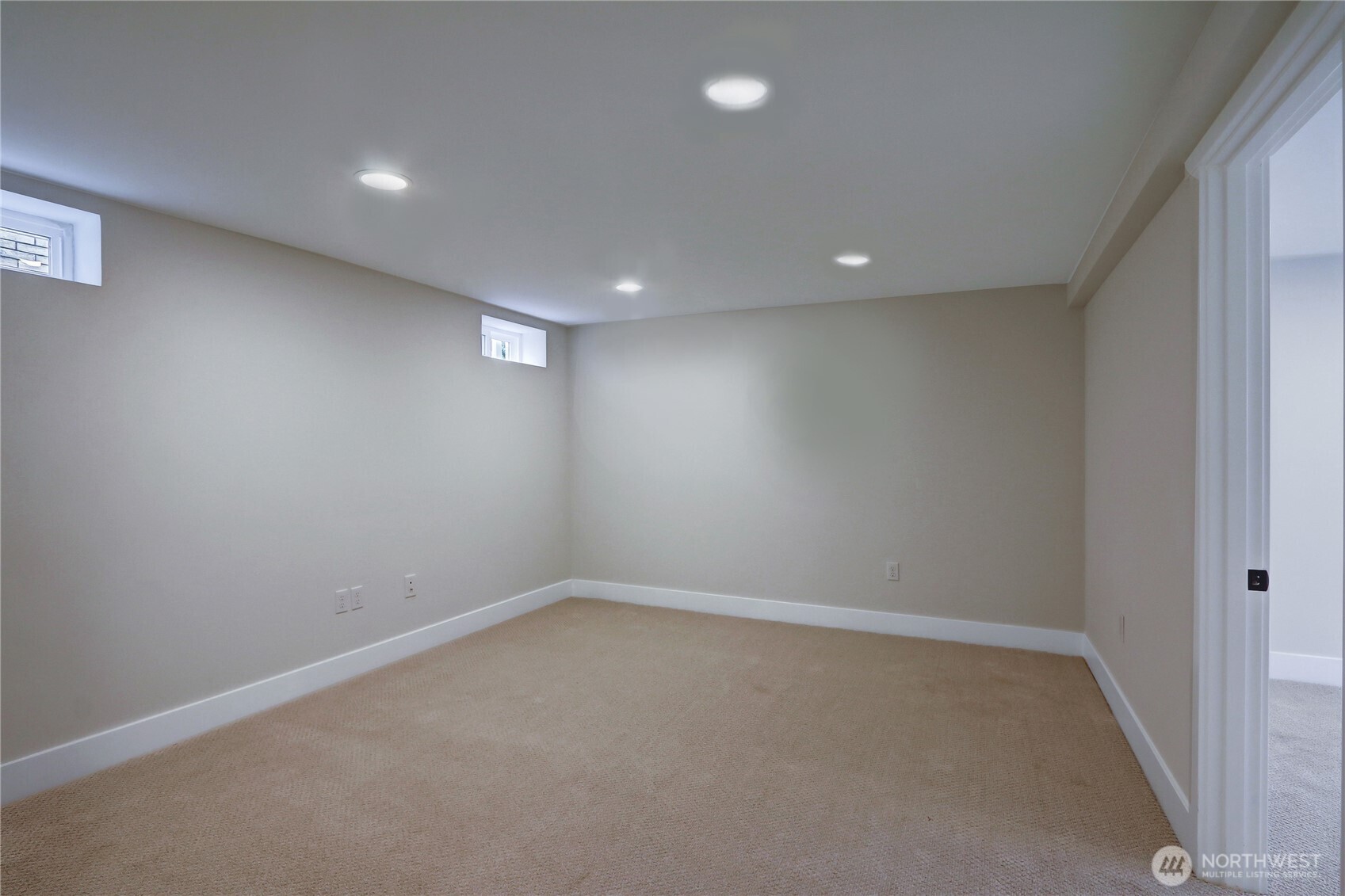 1611 10th Avenue West, Unit 1 Seattle, WA 98119 - Photo 33 of 39