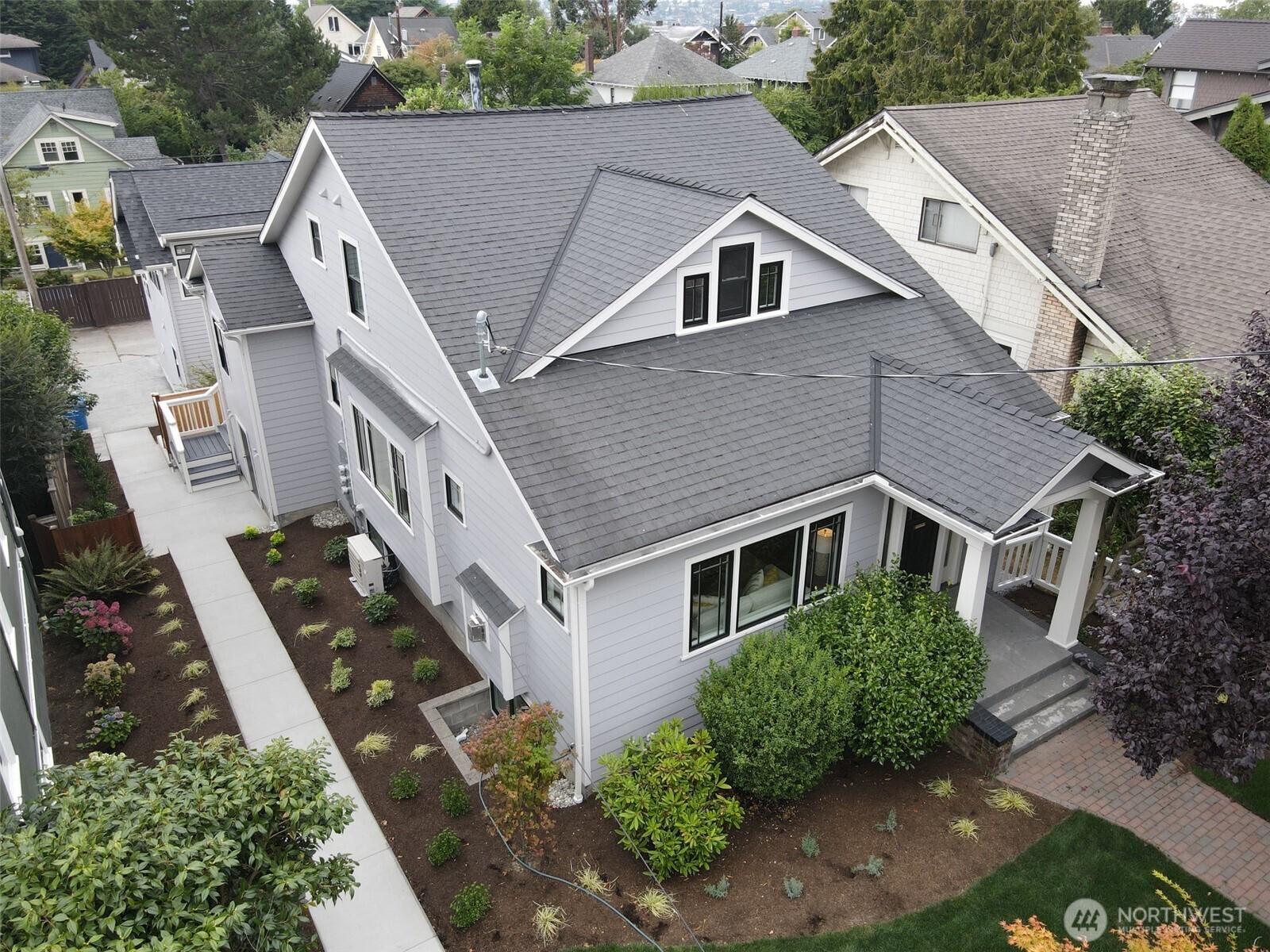 1611 10th Avenue West, Unit 1 Seattle, WA 98119 - Photo 36 of 39