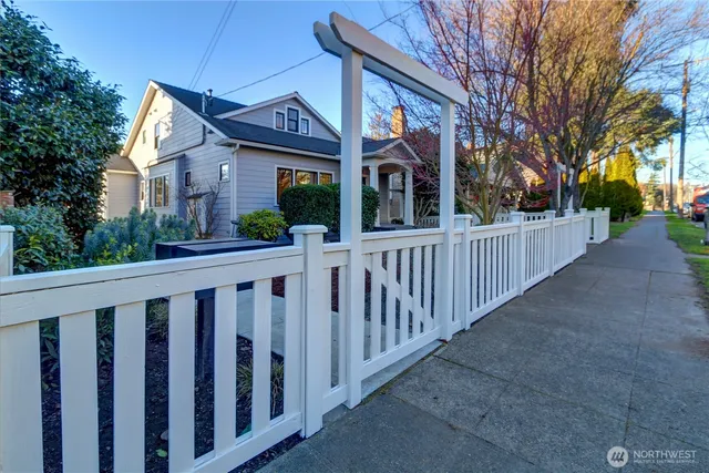 $1,499,000 | 1611 10th Avenue West, Unit 1, Seattle, WA 98119