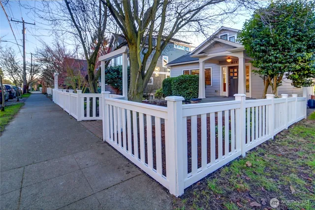 $1,499,000 | 1611 10th Avenue West, Unit 1, Seattle, WA 98119