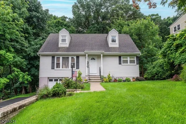 $2,150 | 18 Macfarlan Avenue, Hawthorne, NJ 07506