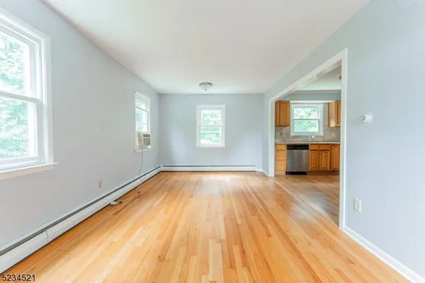 $2,150 | 18 Macfarlan Avenue, Hawthorne, NJ 07506