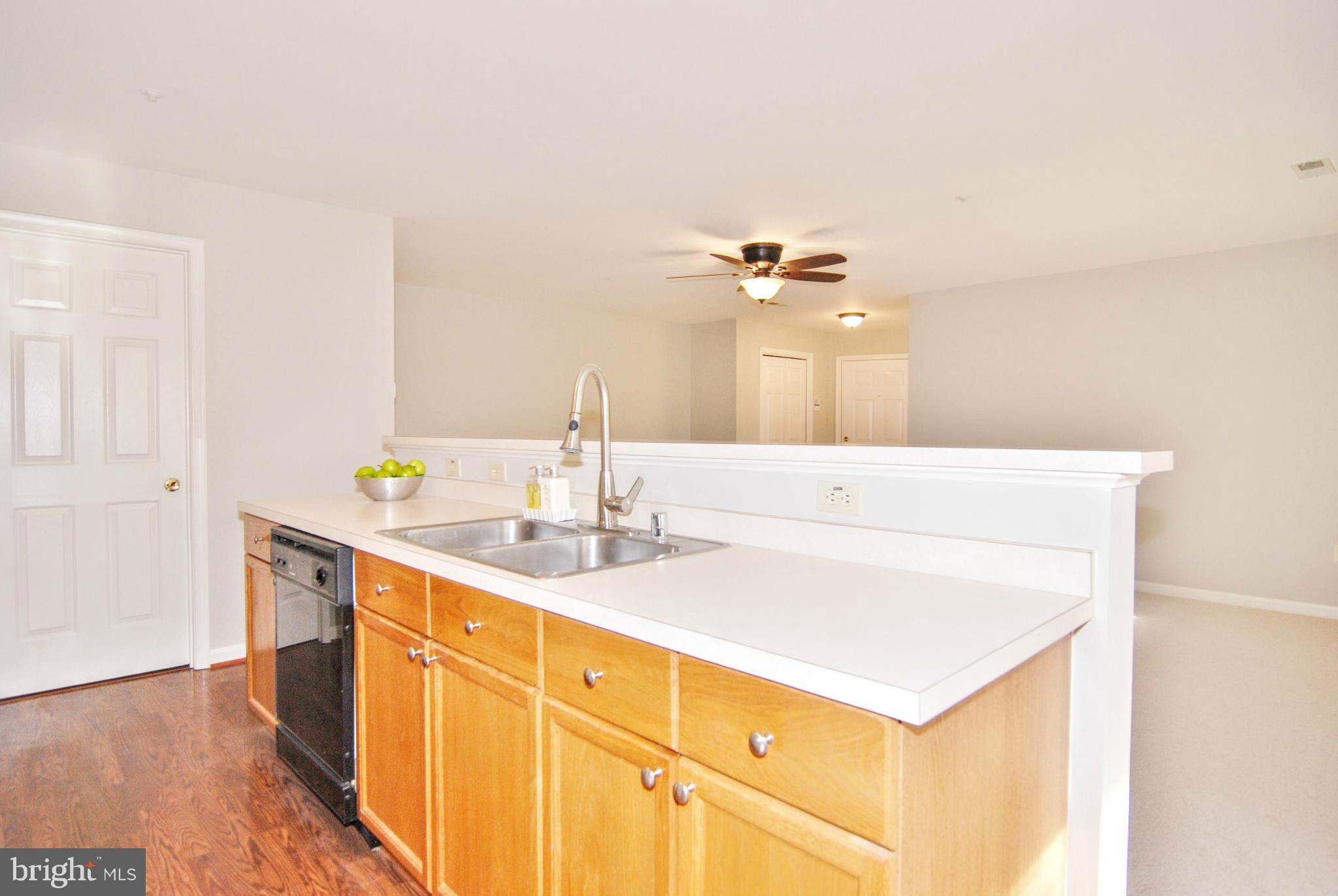 2402 Dominion Drive, Unit 2C Frederick, MD 21702 - Photo 11 of 34 What a great kitchen!
