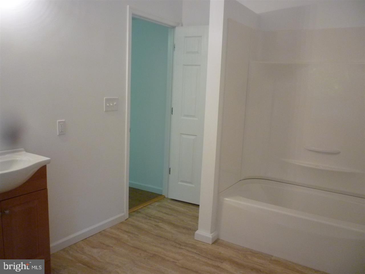 239 Pond Road Delta, PA 17314 - Photo 10 of 22 Gallery Image 10
