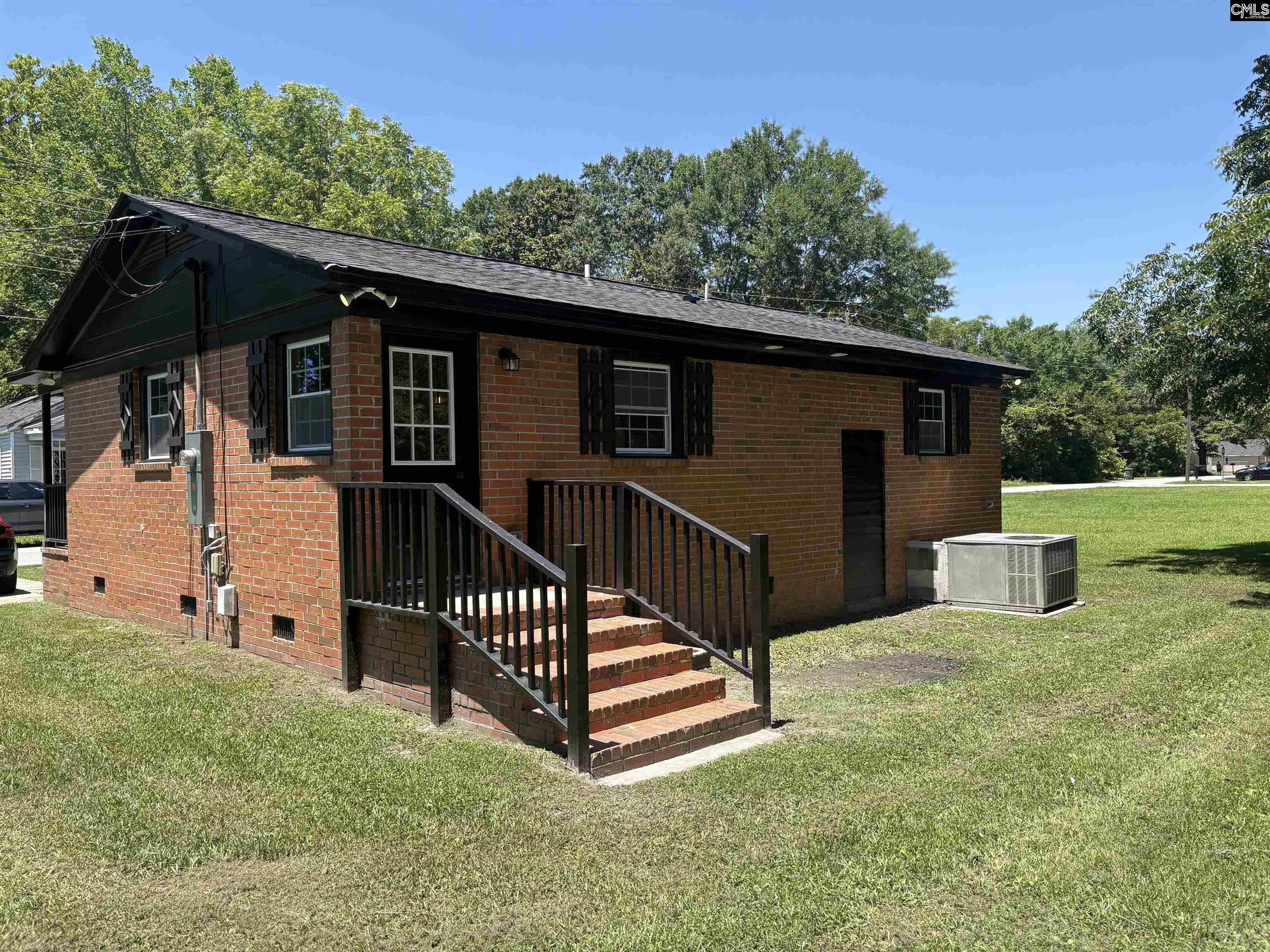 514 North Commander Street Florence, SC 29506 - Photo 2 of 9
