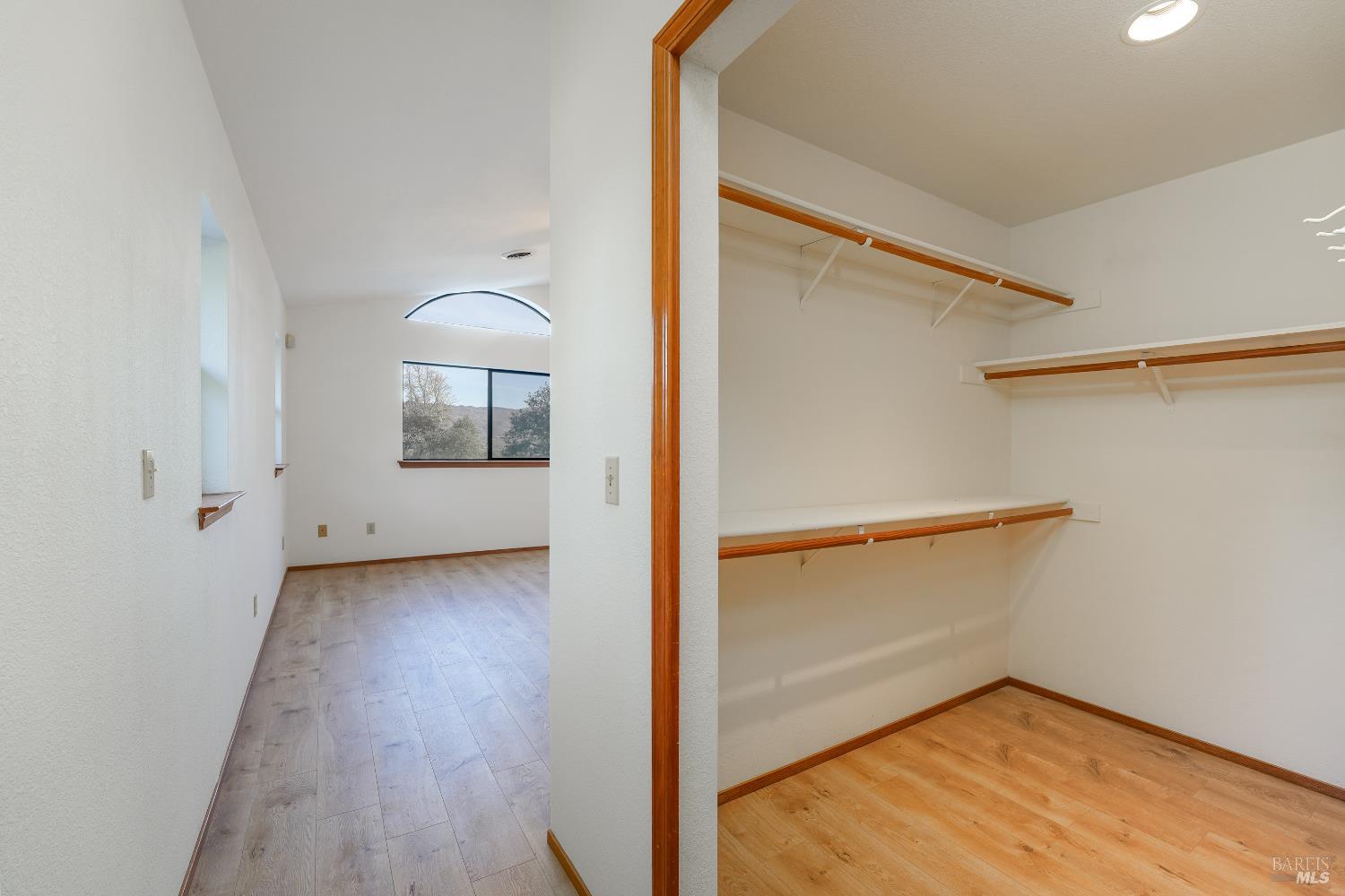 301 Toyon Road Ukiah, CA 95482 - Photo 19 of 40 Primary room walk-in closet