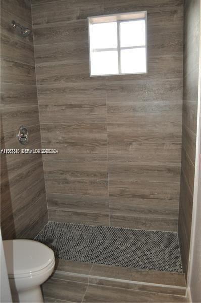 8306 Santa Monica Avenue Tamarac, FL 33321 - Photo 13 of 21