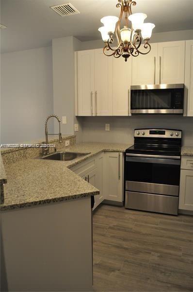 8306 Santa Monica Avenue Tamarac, FL 33321 - Photo 6 of 21