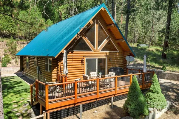 $565,000 | 10 Elk Point Road, Garden Valley, ID 83622