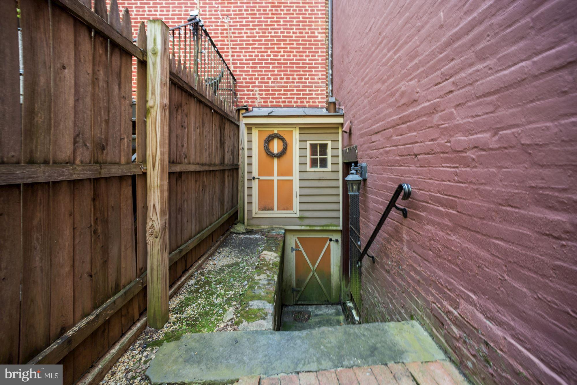 942 O Street Northwest Washington, DC 20001 - Photo 22 of 28 Outdoor storage a plus