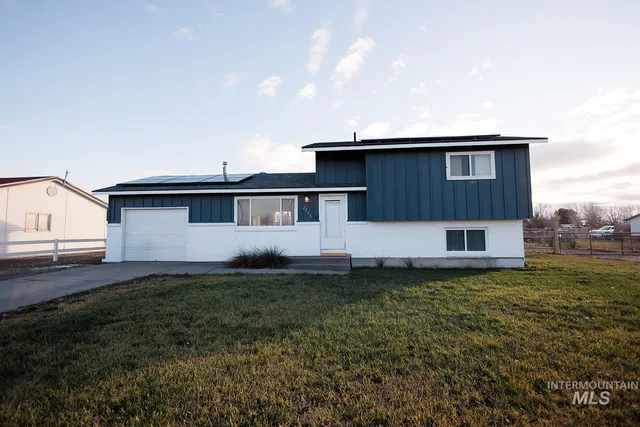$398,000 | 2173 Northeast Beaman Street, Mountain Home, ID 83647