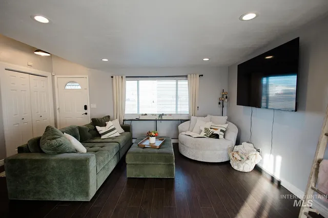 $398,000 | 2173 Northeast Beaman Street, Mountain Home, ID 83647