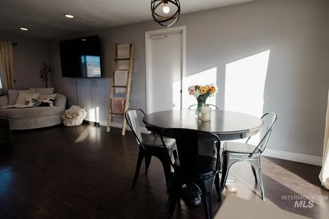 $398,000 | 2173 Northeast Beaman Street, Mountain Home, ID 83647