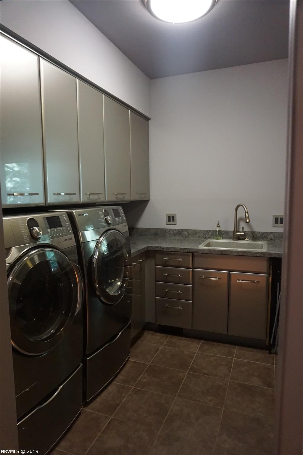 1405 Falcon Ridge Road Blacksburg, VA 24060 - Photo 17 of 50 Gallery Image 17