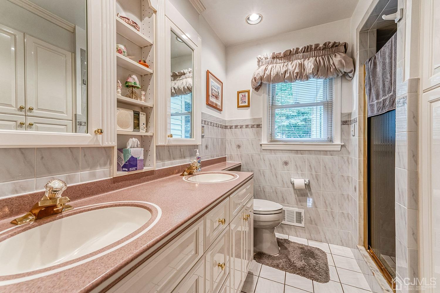 378 Gerry Road North Brunswick, NJ 08902 - Photo 33 of 50 Gallery Image 33