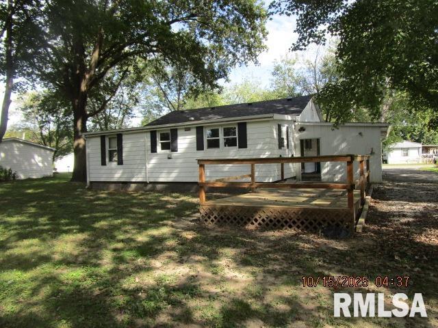 1121 Southwest 6th Street Fairfield, IL 62837 - Photo 2 of 7