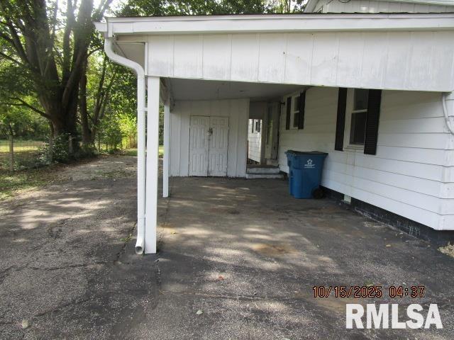 1121 Southwest 6th Street Fairfield, IL 62837 - Photo 3 of 7