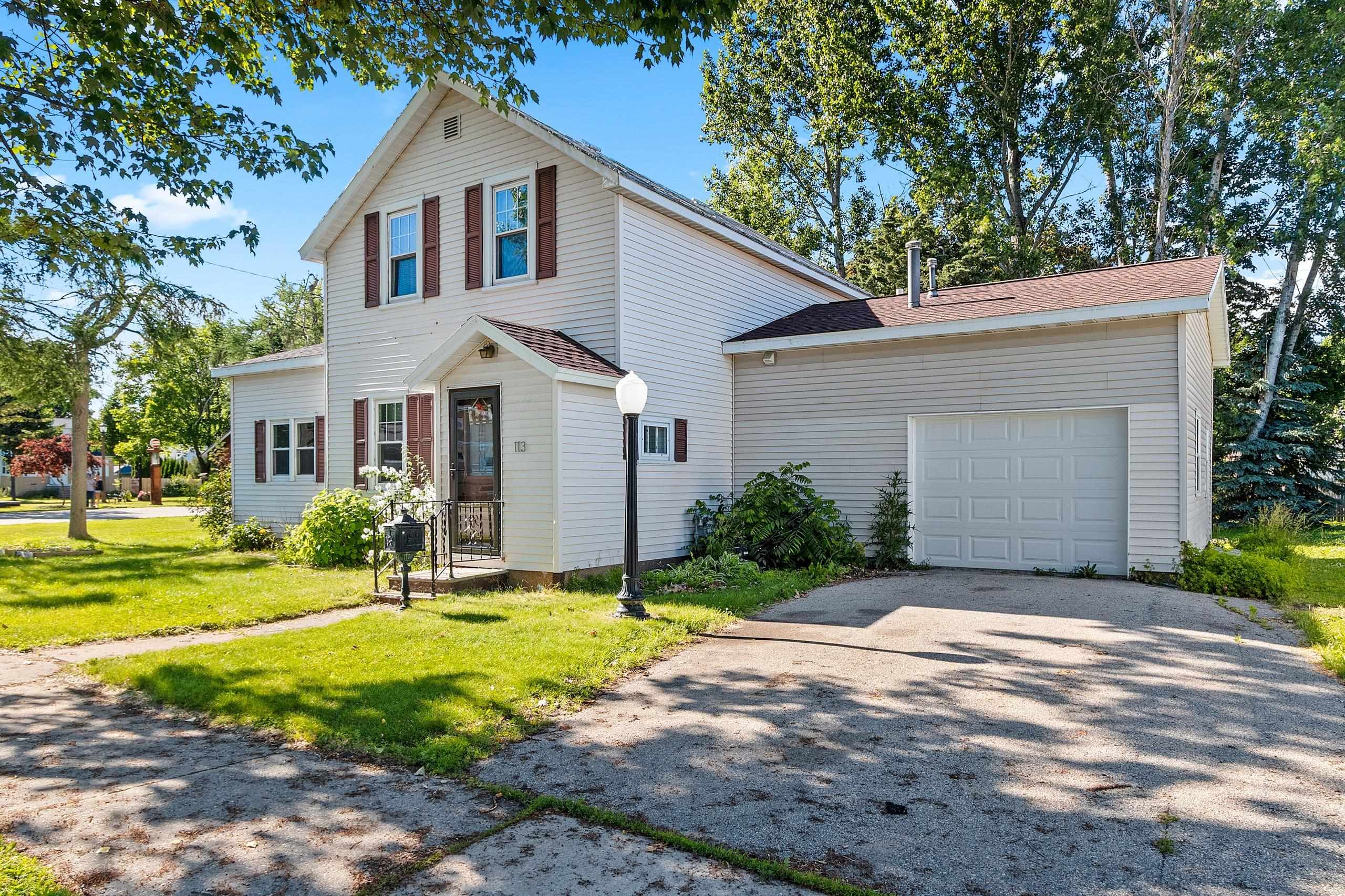 113 Adams Street Oconto, WI 54153 - Photo 2 of 32