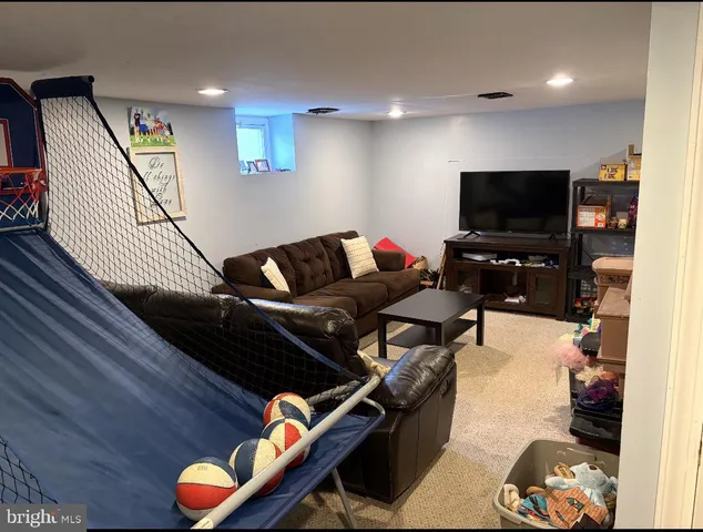 $384,900 | 904 Penn Avenue, Drexel Hill, PA 19026