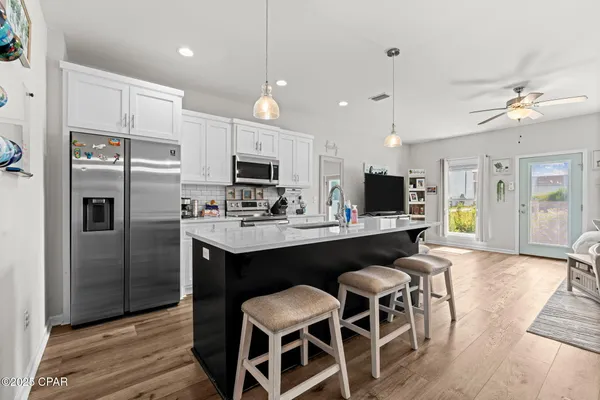 $2,100 | 326 Raven Lane, Panama City, FL 32404
