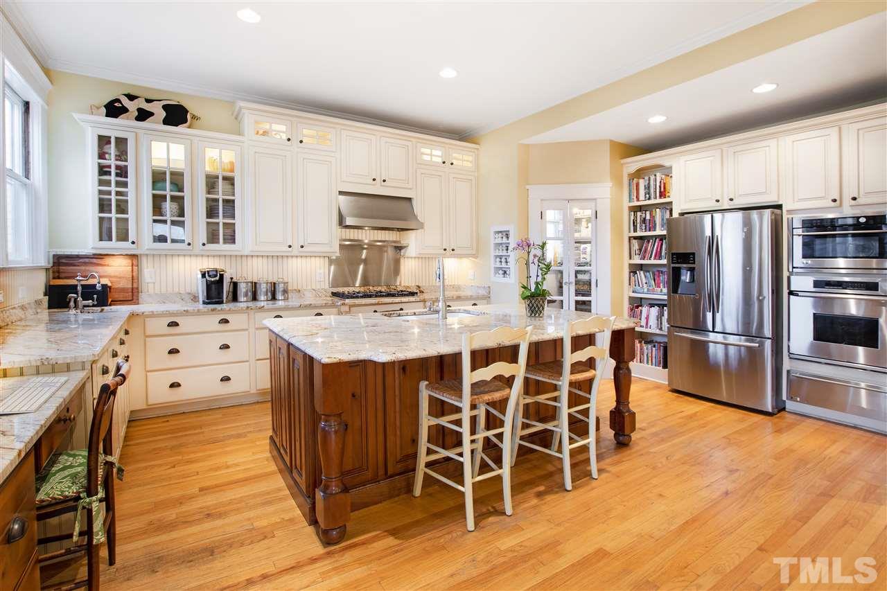 127 Hawthorne Road Raleigh, NC 27605 - Photo 11 of 30