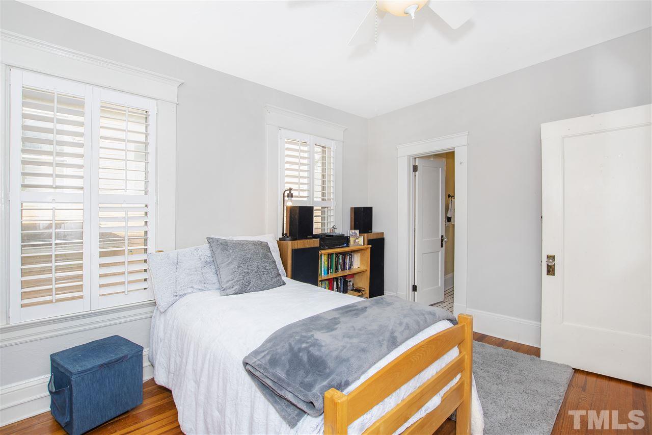 127 Hawthorne Road Raleigh, NC 27605 - Photo 23 of 30