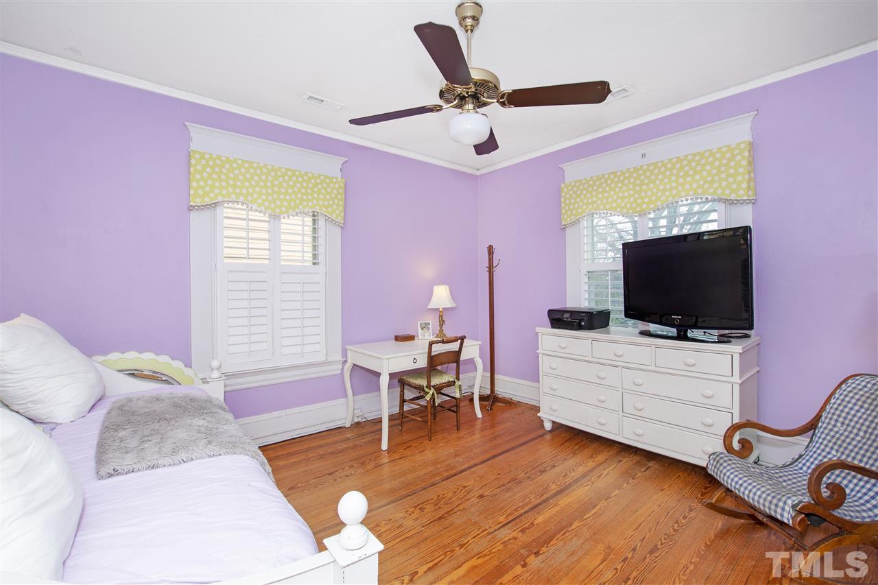 127 Hawthorne Road Raleigh, NC 27605 - Photo 26 of 30