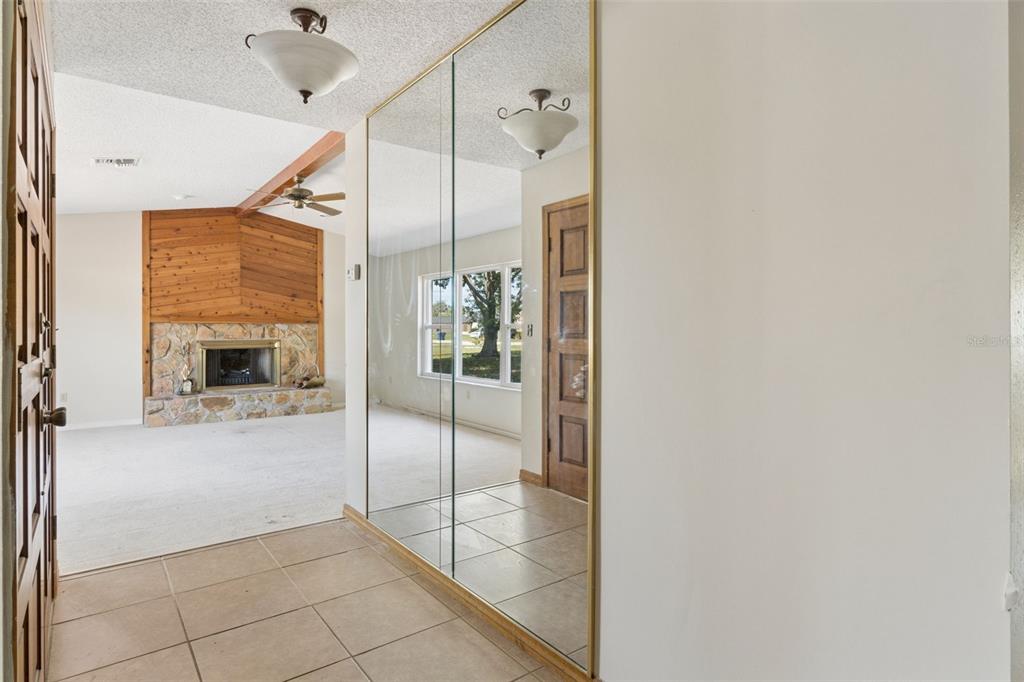 10200 Sunburst Court Spring Hill, FL 34608 - Photo 7 of 39