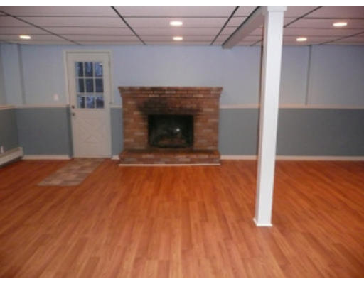 59 Old Rockingham Road Salem, NH 03079 - Photo 8 of 12 Gallery Image 8