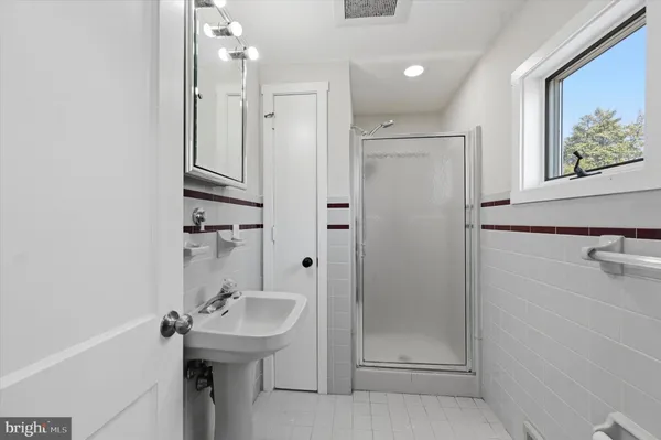 $2,595 | 3 Curtis Avenue, Wilmington, DE 19804