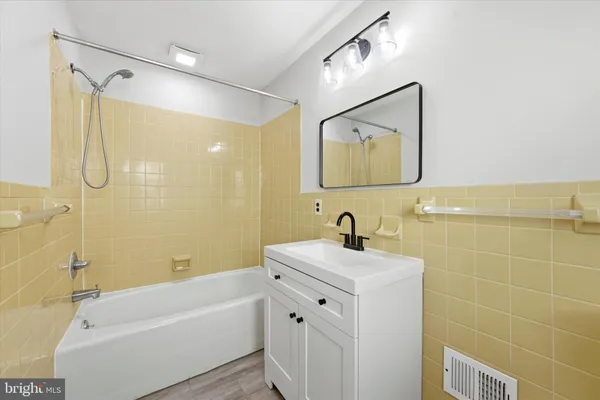 $2,595 | 3 Curtis Avenue, Wilmington, DE 19804