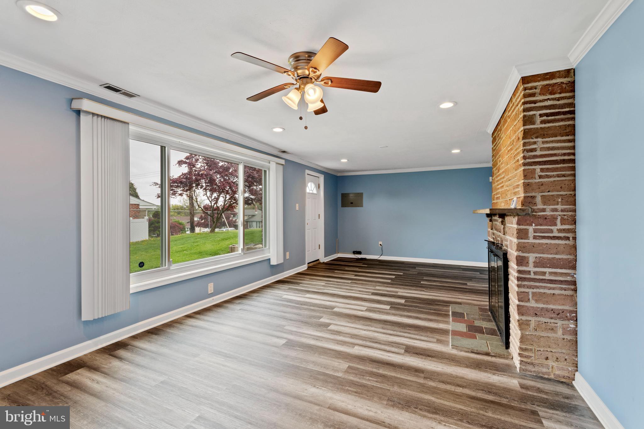 9217 Laramie Road Philadelphia, PA 19115 - Photo 3 of 25 Gallery Image 3
