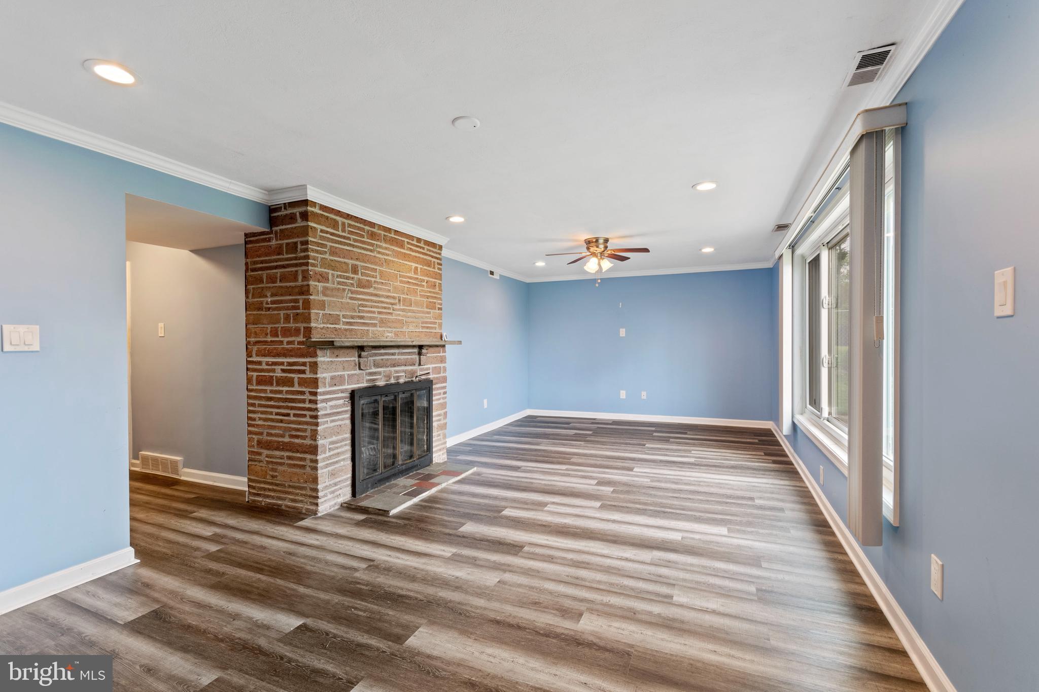 9217 Laramie Road Philadelphia, PA 19115 - Photo 4 of 25 Gallery Image 4