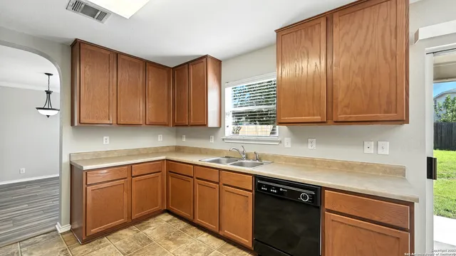 $1,695 | 2137 Dorman Drive, New Braunfels, TX 78130