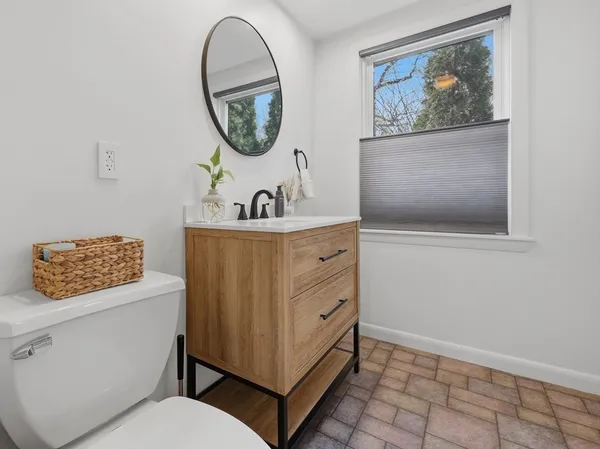 $549,000 | 18 Bergin Lane, Worcester, MA 01602