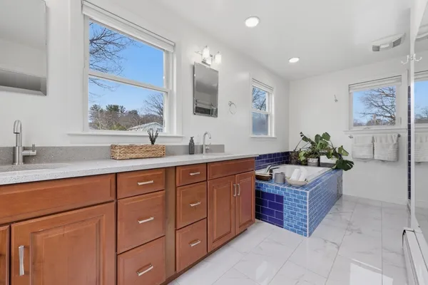 $549,000 | 18 Bergin Lane, Worcester, MA 01602