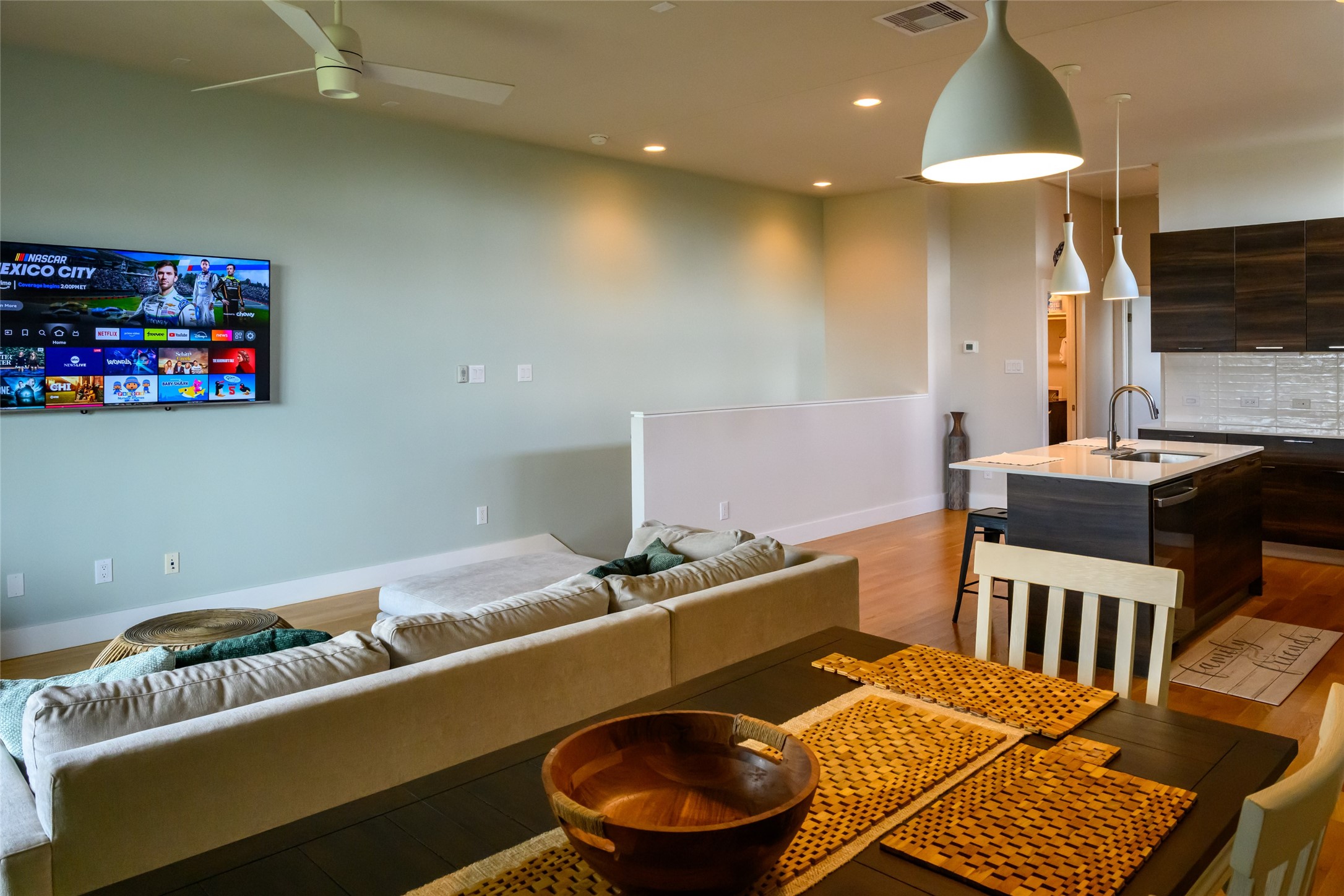 4618 Nichols Street, Unit B Houston, TX 77020 - Photo 11 of 49 Dinning Room