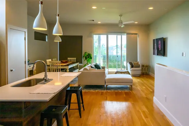 $2,800 | 4618 Nichols Street, Unit B, Houston, TX 77020