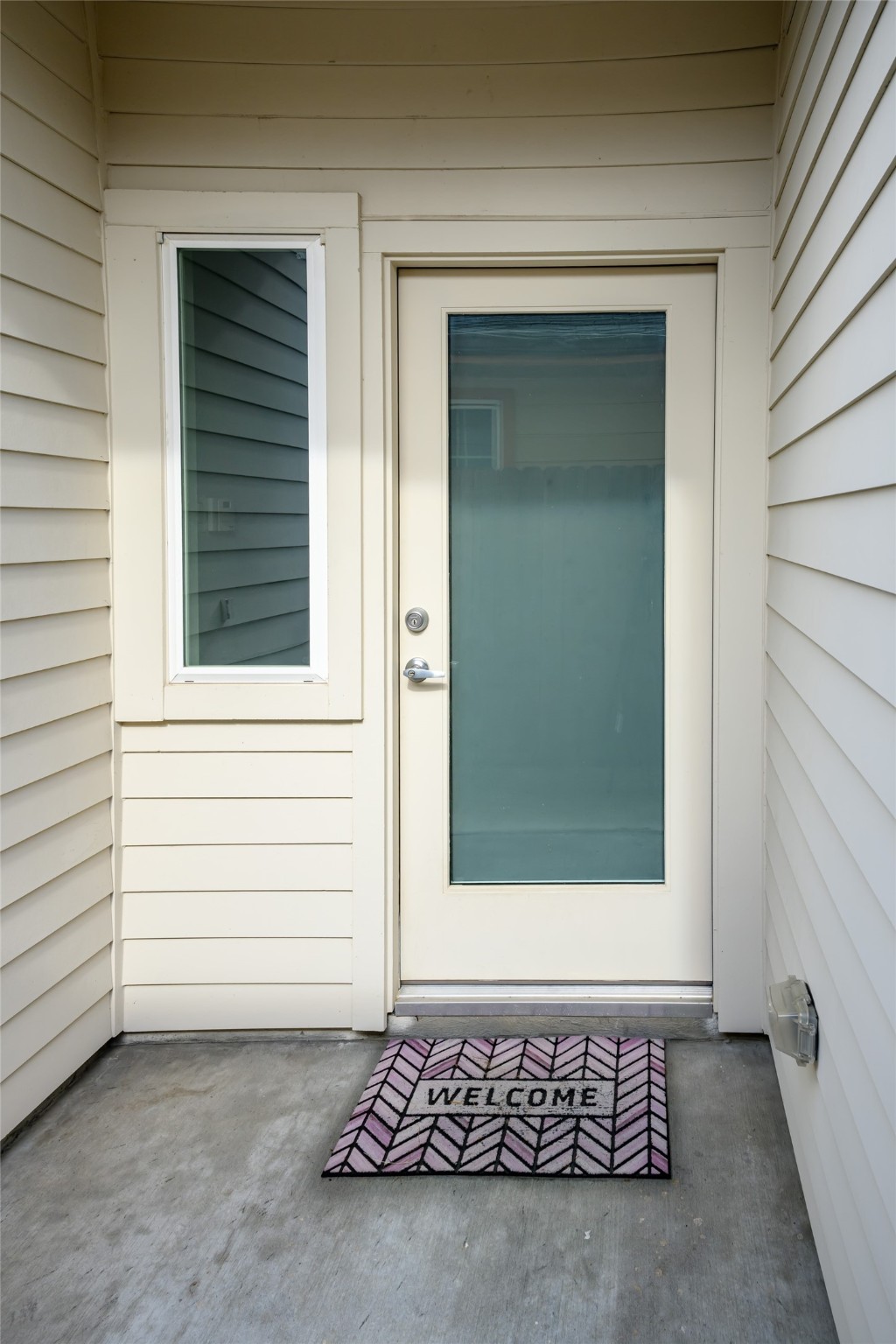 4618 Nichols Street, Unit B Houston, TX 77020 - Photo 2 of 49 Front Door Entry Way