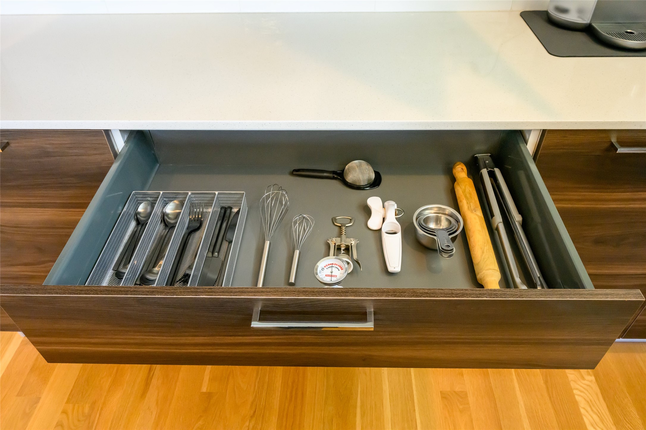 4618 Nichols Street, Unit B Houston, TX 77020 - Photo 23 of 49 Kitchen Utensils