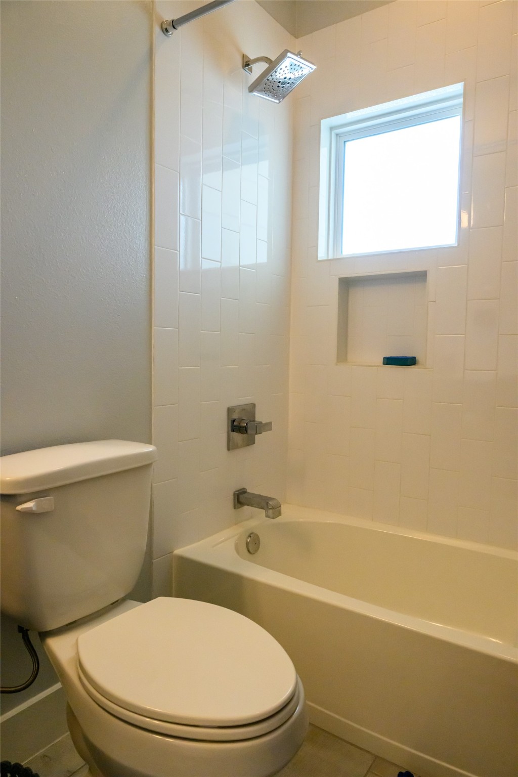 4618 Nichols Street, Unit B Houston, TX 77020 - Photo 45 of 49 Second Bathroom