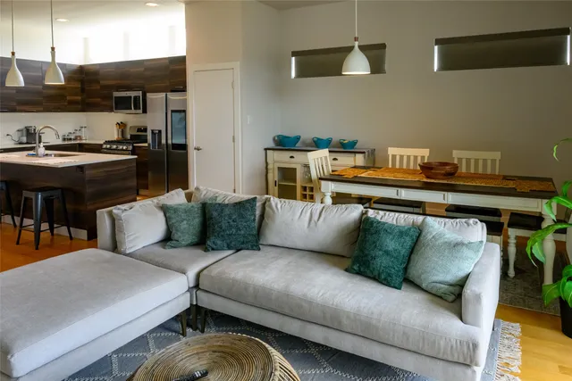 $2,800 | 4618 Nichols Street, Unit B, Houston, TX 77020