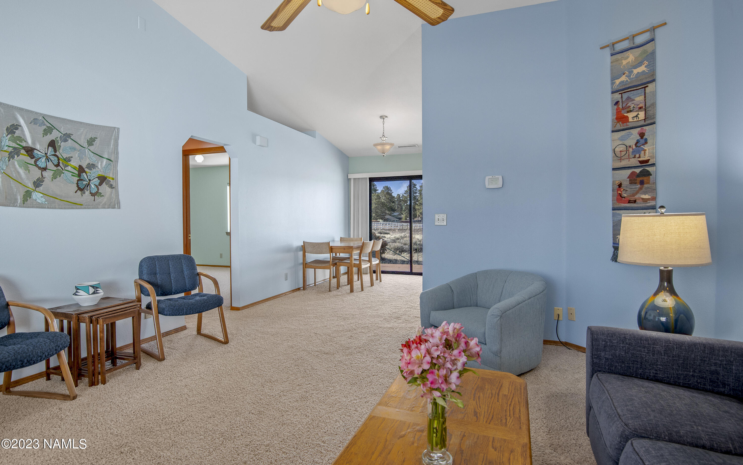 8555 Silver Spur Road Flagstaff, AZ 86004 - Photo 3 of 53 Living Room