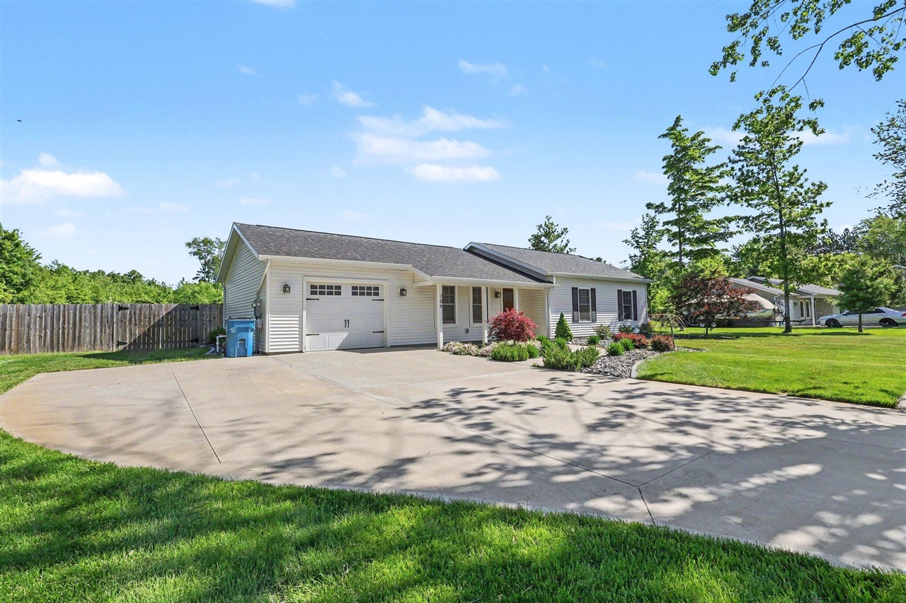 786 Judson Road Spring Lake, MI 49456 - Photo 1 of 27