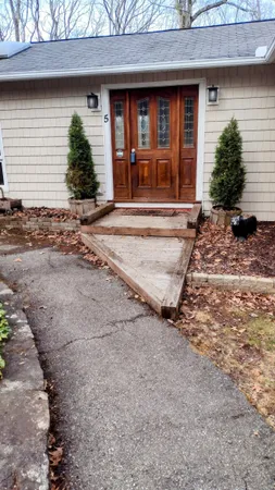 $2,950 | 5 Candlewood Lake Drive, Sherman, CT 06784