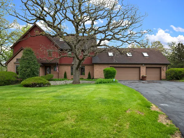 $615,000 | 904 Glen Oak Drive, Sleepy Hollow, IL 60118