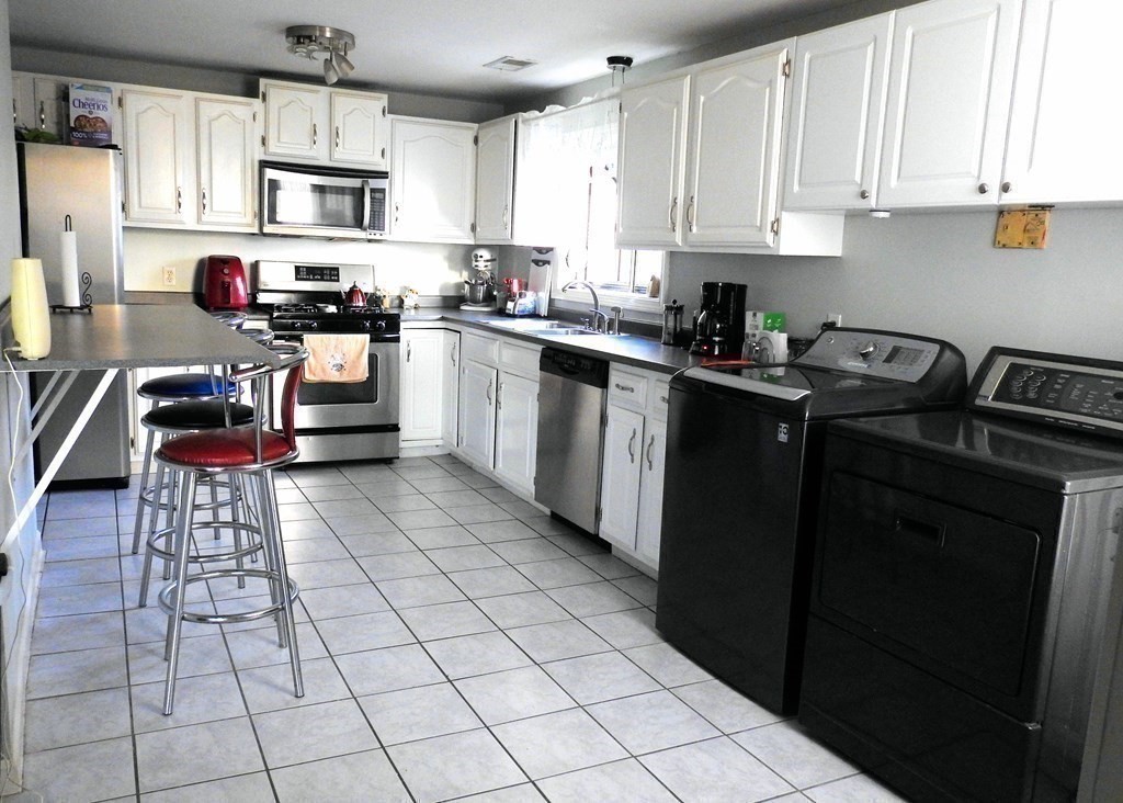346 Durfee Street, Unit 2 Fall River, MA 02720 - Photo 7 of 29 Gallery Image 7
