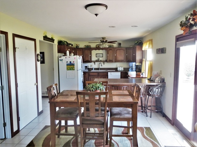 847 Lievan Road Dixon, IL 61021 - Photo 2 of 33